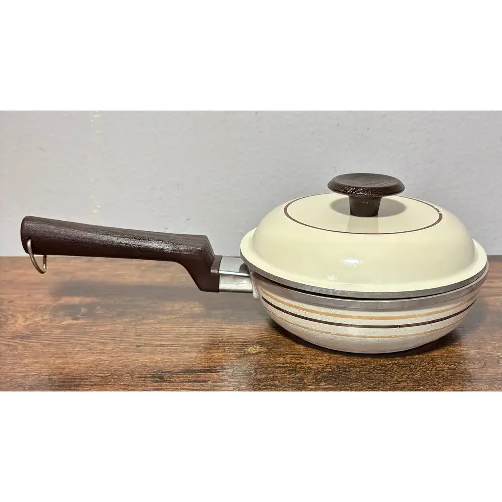 Vtg Regal Ware Cast Aluminum 1 QT Sauce Pan Wood Handle Cream w/ Brown Stripes
